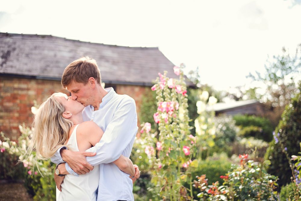 Oxfordshire Countryside Engagement Shoot - Juliet Mckee Photography-17