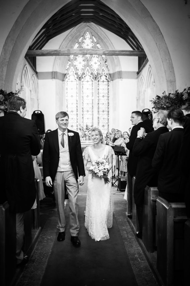 Caroline & Henry Oxfordshire farm Wedding-14