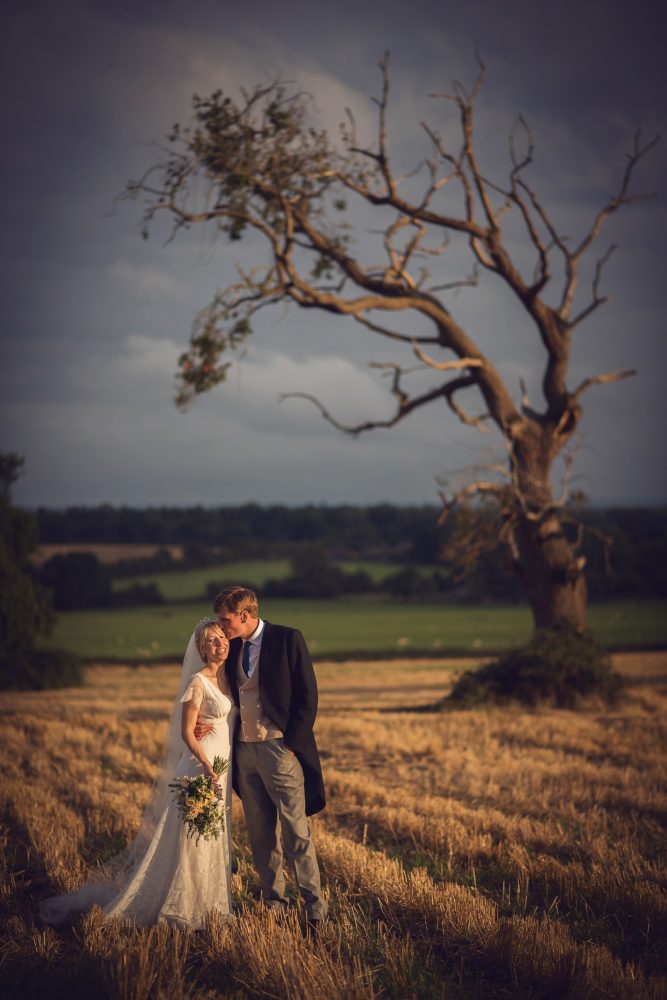 Caroline & Henry Oxfordshire farm Wedding-31