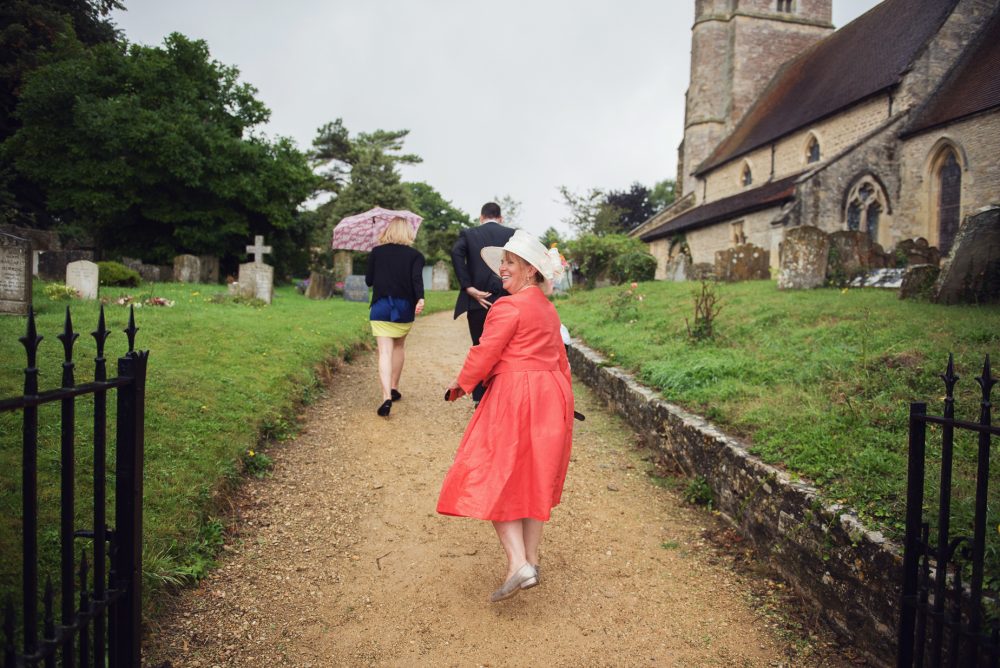 Caroline & Henry Oxfordshire farm Wedding-9