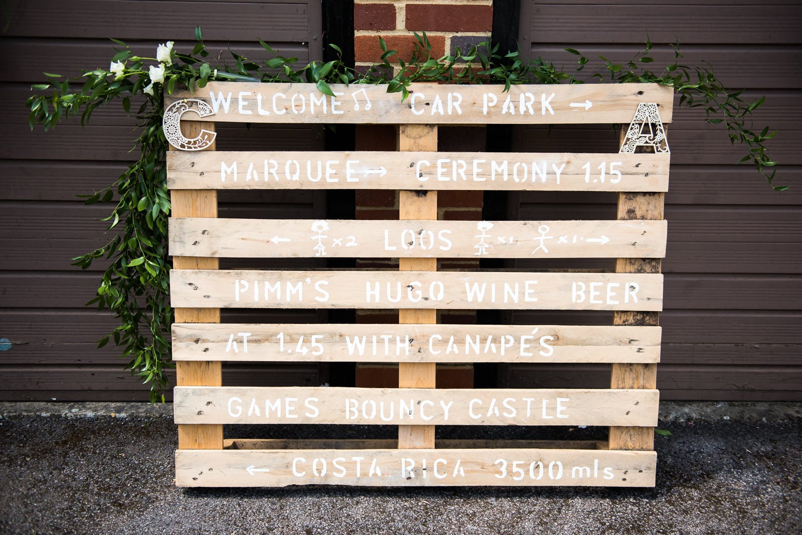 DIY wedding sign made from palette.