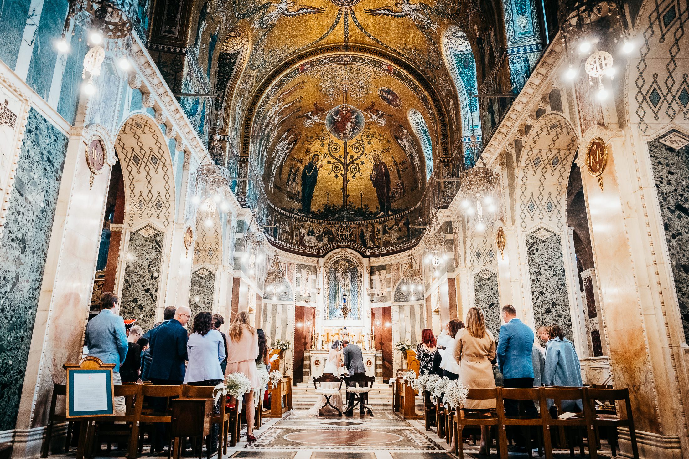 A beautiful May wedding in the grand setting of the Lady Chapel at Westminster Cathedral.